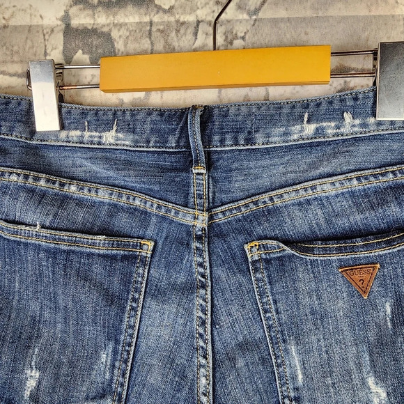 Guess Distressed Button Fly Short Dark Wash 5 Pocket Size  27 - Picture 9 of 14